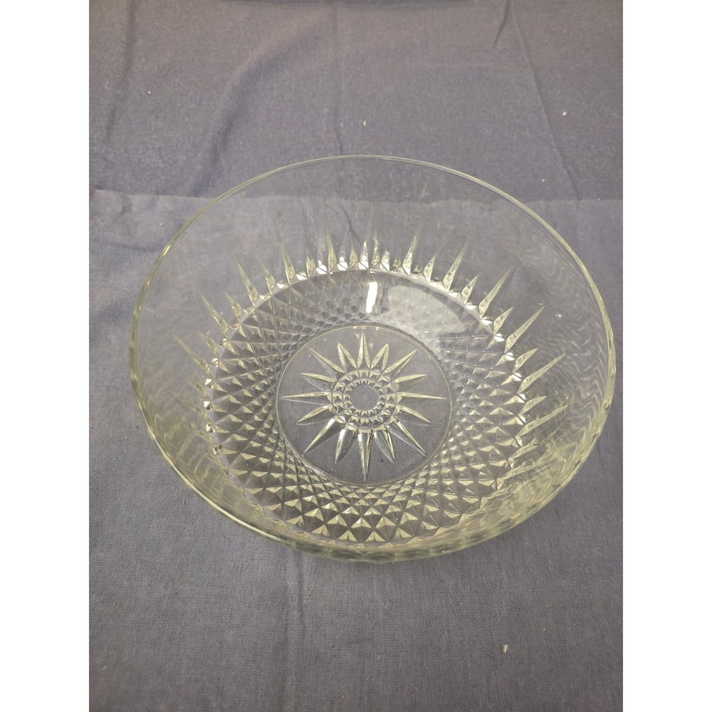 Vintage 9 inch serving bowl Arcoroc France Clear Glass Diamond Starburst Pattern